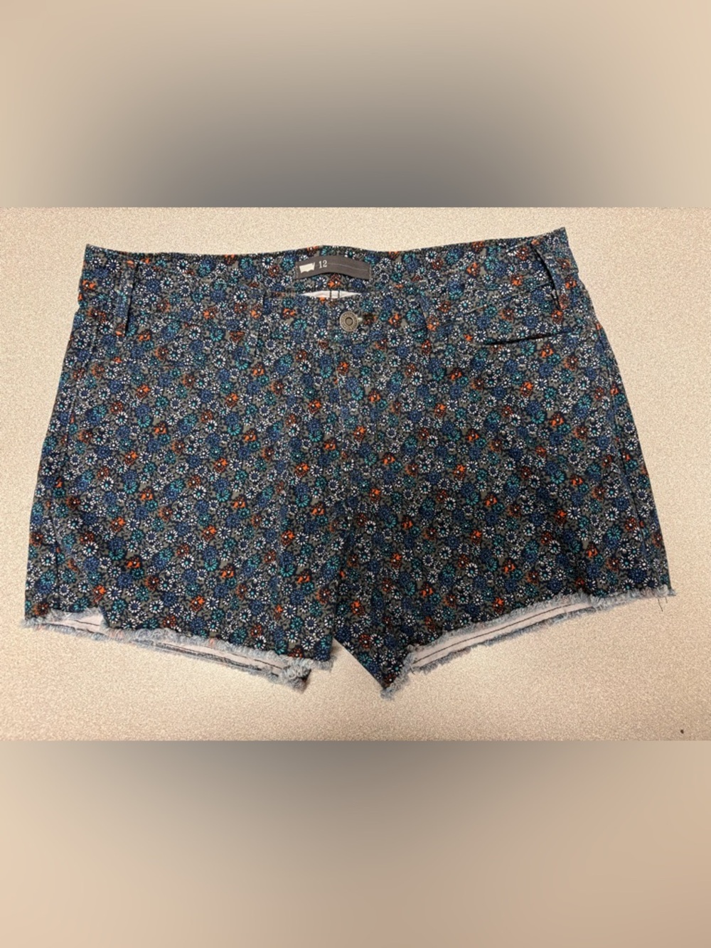 Levi's Blue Floral Women's Size 12 Denim Flowers Summer Jean Shorts